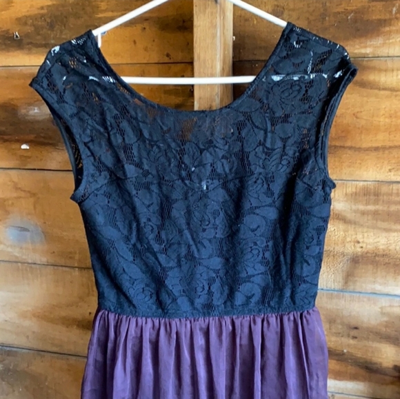 DYNAMITE Lace and Tulle Sleeveless Dress - Picture 2 of 6